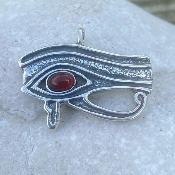 Eye of Horus pendant .925 Sterling Silver with genuine Carnelian Falcon - Picture 8 of 12